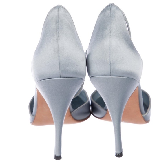 Manolo Blahnik Sky Blue Satin Pumps - Picture 4 of 4
